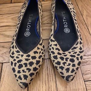 Pointed toe Rothy’s flats